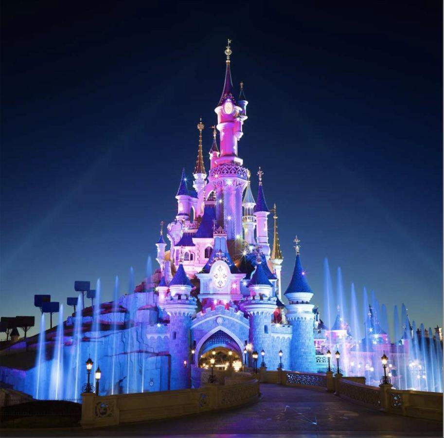 Disneyland-paris 7 Pers, Netflix, Wifi, 2 Parking * Chessy (Seine-et-Marne)